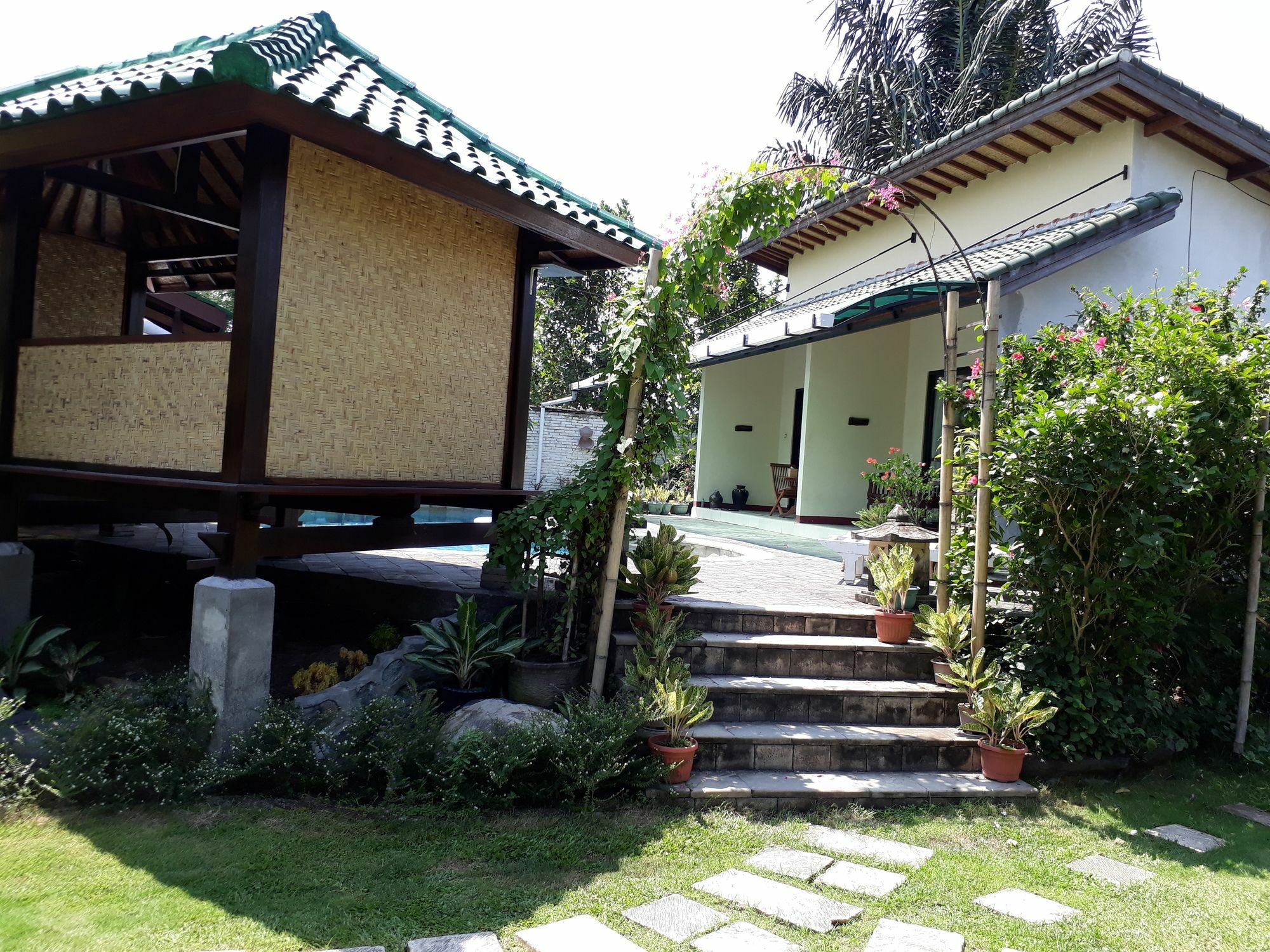 Villa Yukie Senggigi Montongbuwoh Bagian luar foto